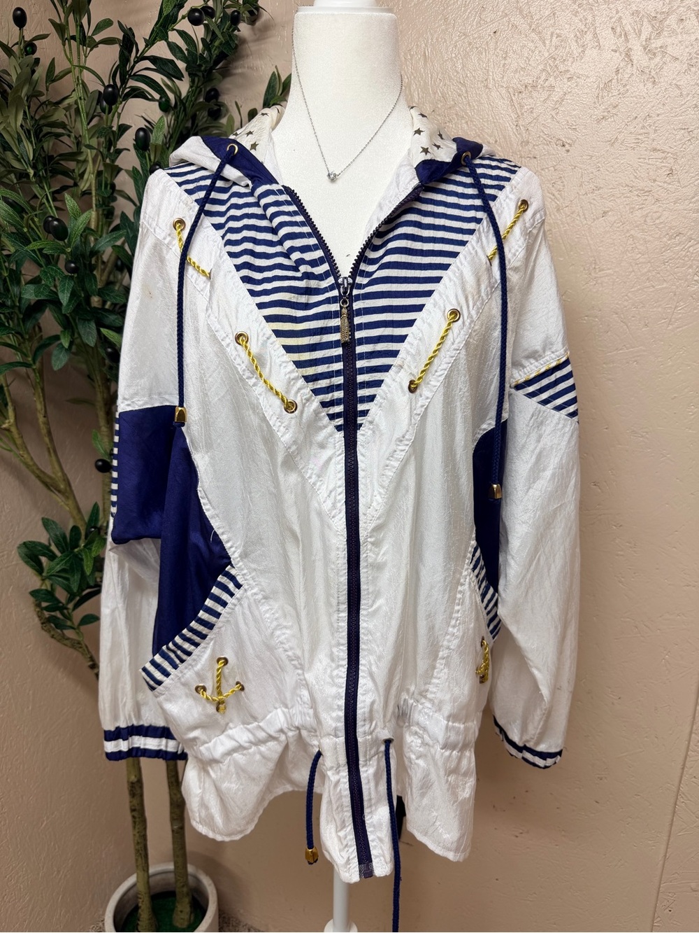 Nautical-Inspired Striped Hooded Windbreaker - White & Navy